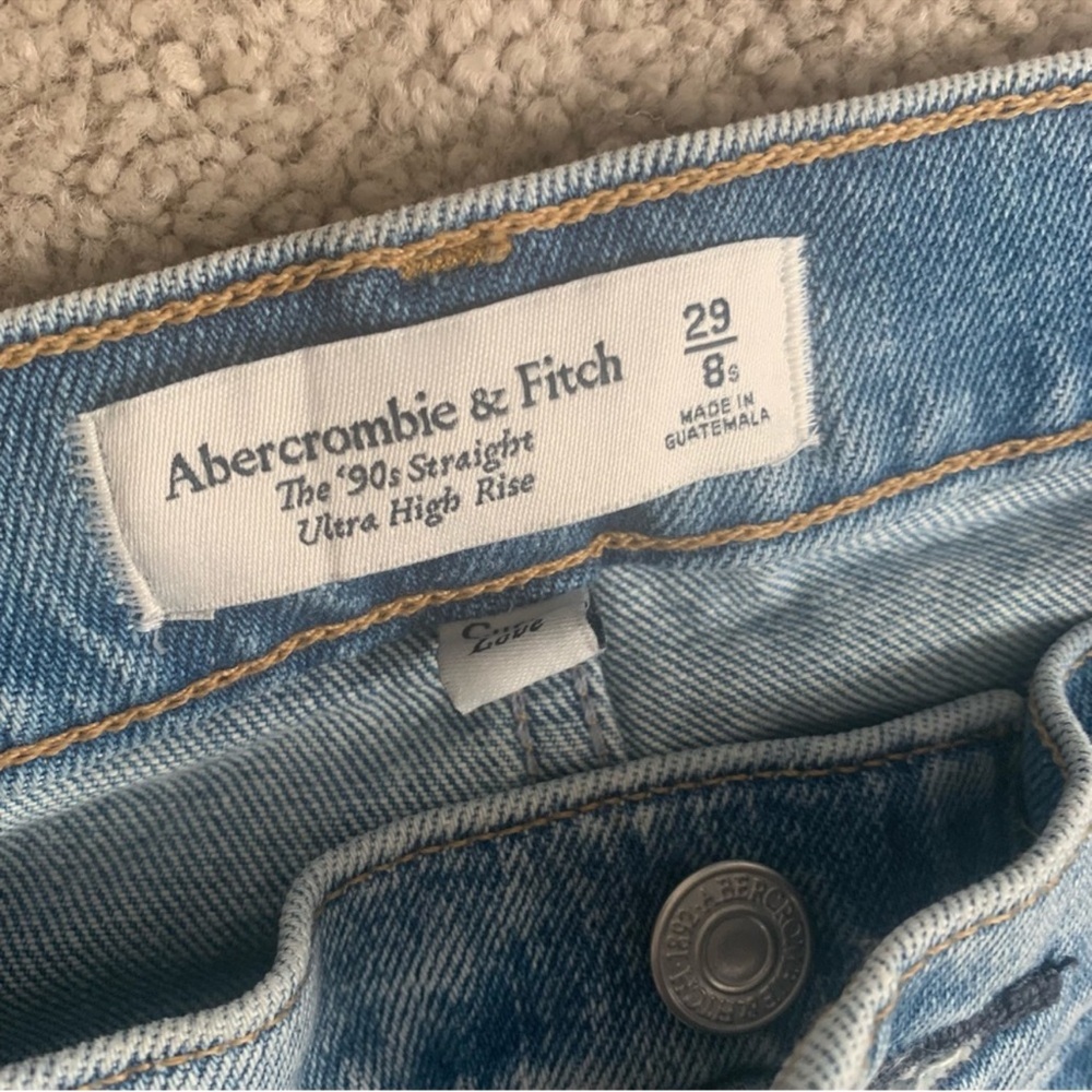 Abercrombie & Fitch Curve Love Ultra High Rise 90s Distressed Jean size 8S/29S - Picture 4 of 12